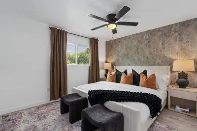 Image de Multi Home - Up to 16 people - Balcony Access