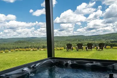 Image de Le roi de Matha, collé sur le golf Matha ainsi que les glissades Matha