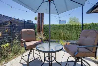 3 Mi to Dtwn Phoenix: Apt w/ Shared Patio