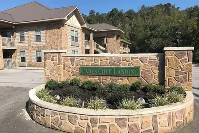 Image de Riverside Retreat at Cades Cove Landing-Unit 250 in Enchanting Townsend, Tn