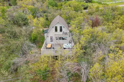 Image de Cozy Mtn Cabin • Epic Views • Hot Tub • Fire Pit