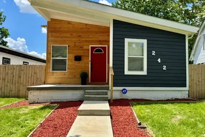 The Modern Slant - A unique angle on comfort!