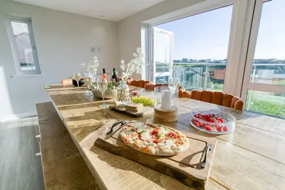Image de Garreg Hen -  a sea view that sleeps 8 guests  in 4 bedrooms