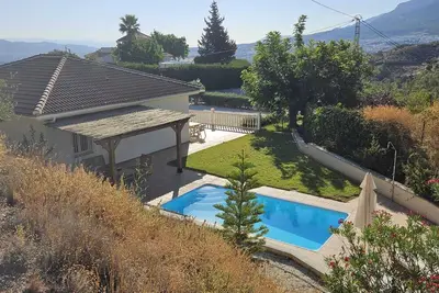 Image de Wellbeing farm - private pool, gym & avocado forest - Monte Valeo -Casa Con Alma