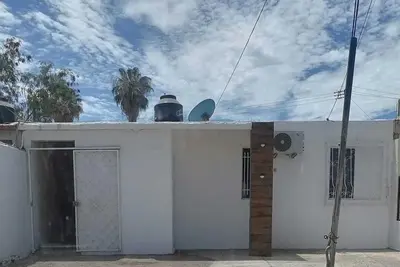 Image de 2 bedroom 5 minutes walk to the beach