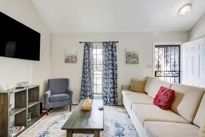 Image de Mins to Downtown & Islands! Robinhood Cottage