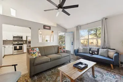 Image de Moon River Home with Fire Pit Near Savannah Sites