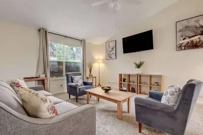 Image de Family & Pet-Friendly Stay Near Historic Downtown