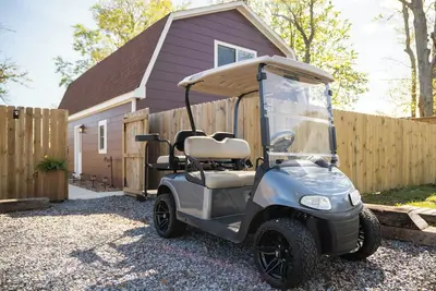 Image de 3br/2ba w/Golf Cart! ! Close to the Beach & Downtown Ocean Springs! The Barn