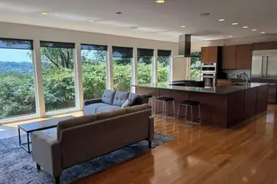 Image de Modern Luxury steps 0. 4 mi from Stadium