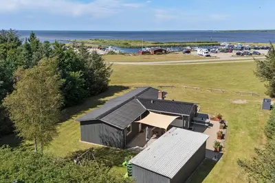 Image de Superbe maison à Tarm avec WiFi