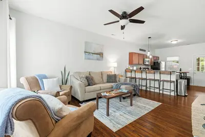 Image de 2 Bedroom 2. 5 bath minutes from Downtown Swansboro, Emerald Isle & Camp Lejeune.