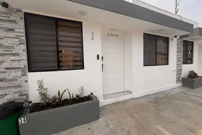 Image de La Joya Verde 1 bedroom house with WiFi and Ac - 5 mins from the airport