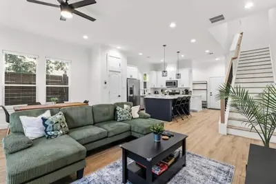 Image de Sing, Soak & Stay In Houston!