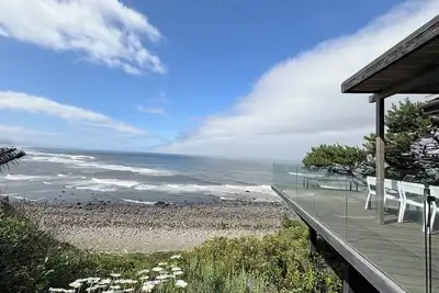 Image de Contemporary Oceanfront Estate
