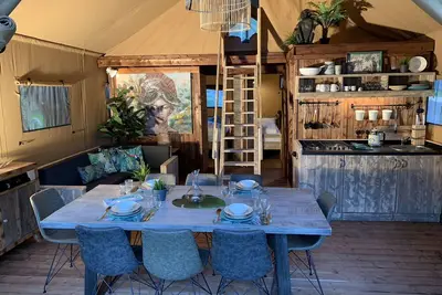 Image de Jungle Lodge Deluxe 1 - Idro