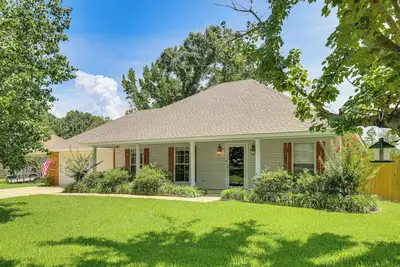 Image de Updated Retreat w/ Outdoor Space in Flowood!