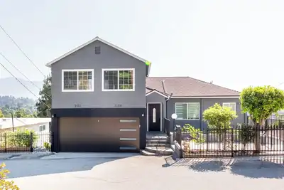 Image de Enchanting 4-bedroom house with panoramic view in Pasadena.