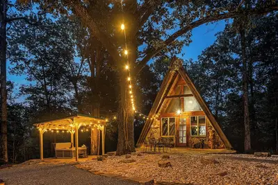 Image de Secluded Cabin with Hot Tub, Firepit
