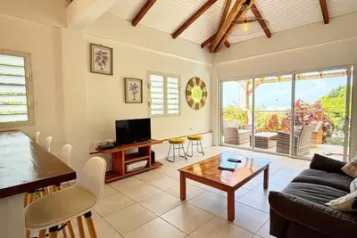 Image de Villa Claragane : piscine privée, vue mer & forêt, idéale pour 4 voyageurs.