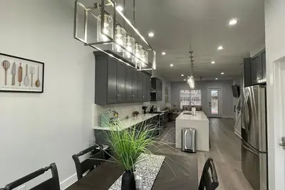 New Luxury 4br/5ba Downtown Indianapolis