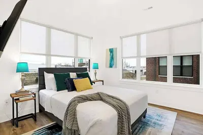 Spacious SoHo-Style Townhouse