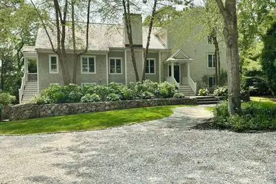 Image de Waterfront Luxury on the Centerville River | Dock, Hot Tub, Ac | Sleeps 12