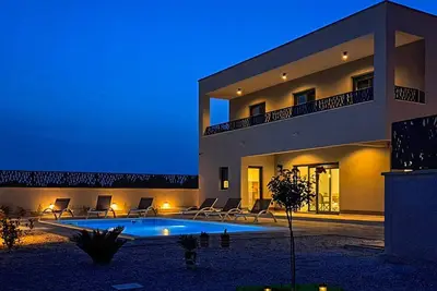 Superbe maison à Pirovac