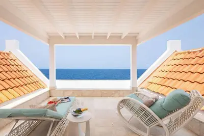 Image de Oceanfront Luxury Villa with Deck & Pool – Villa Emma Coral Estate Curaçao