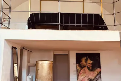 Image de The small house between tradition and modernity