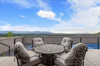 Image de New! All-New Luxe Stay Views, Sauna & Hot Tub