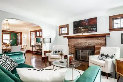 Image de New! 4br University District Parking, Backyard & Patio