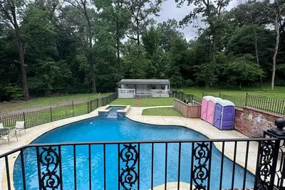 Image de Spacious 10- Bedroom House Vibrant Memphis With Pool