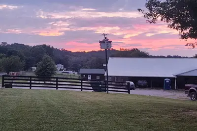 Image de Quiet Country Retreat w/ Horses, stocked pond & Spa Srv – Near Hocking Hills\n