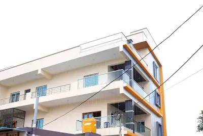 Image de Three bedroom Brand New Luxurious Villa located behind Taj Hotel.