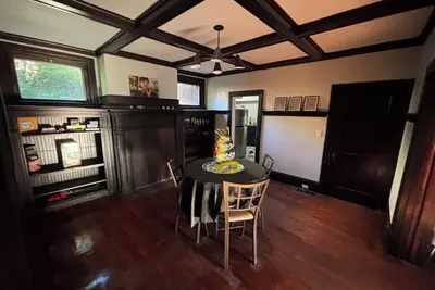 Image de Spacious 6-bedroom house in mt washington with pokerroom