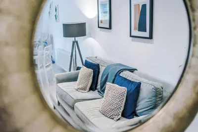 Image de The Hansas Escape- Cosy 3br Townhouse w/ Parking