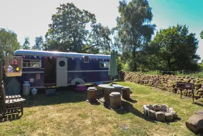 Image de The Greatest Showman, pet friendly, with open fire in Ipstones