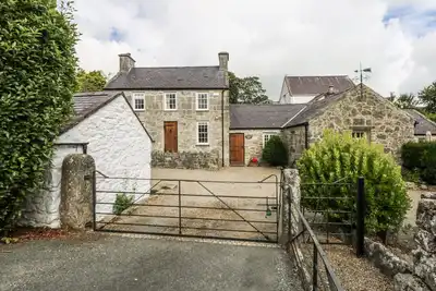 Image de Tyddyn Iolyn, pet friendly, character holiday cottage in Benllech