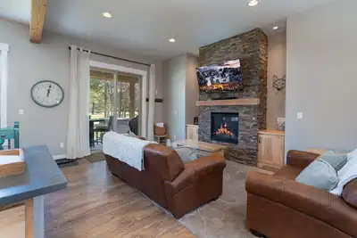 Image de 4br Spacious Townhouse: Hot Tub, Fireplace, Views!