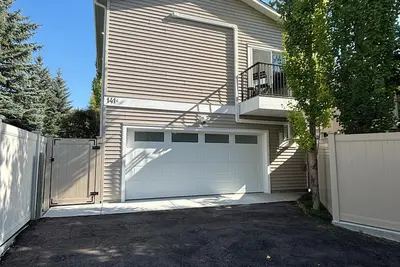 Image de New Build, Charming 1-bedroom home in fabulous Calgary Sw, 1. 2 hours from Banff