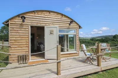 Image de Owl'S Hollow, romantic, with open fire in Clun