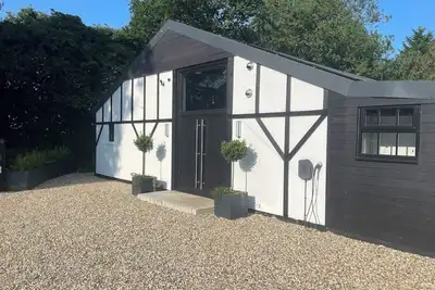 Image de The Old Workshop, family friendly, with hot tub in Harrietsham