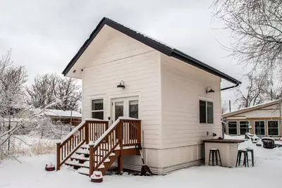 Image de Cozy tiny house on half-acre of farmland in Denver
