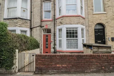 Image de 170 Victoria Road, pet friendly, with a garden in Scarborough