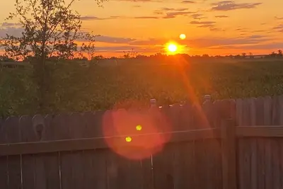 Image de Peaceful 4-Bedroom Retreat with Scenic Cornfield Views