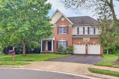 Image de 4 Mi to Dulles Airport: Spacious D. C. Area Home
