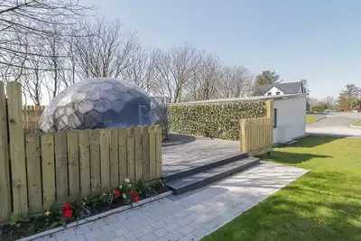 Image de Number 1 Dome, romantic, with a garden in Derrybeg, County Donegal