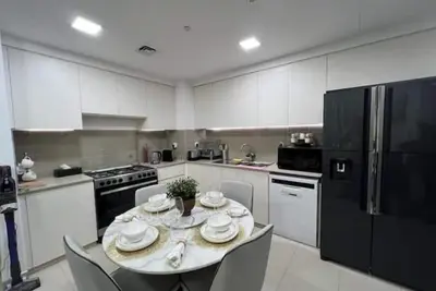 Image de Luxury 2br w/ Pool, Gym & Balcony – Zahra Breeze