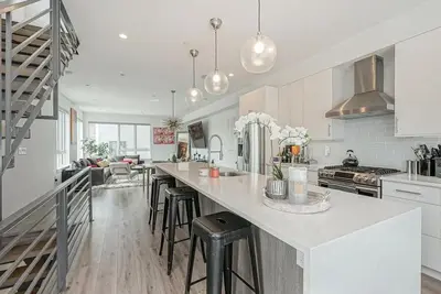 Image de Northern Liberties Luxury 3br - Sauna • Gym • Rooftop • Garage • Penn’s Landing